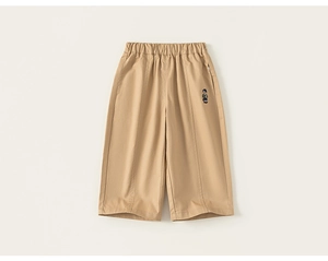 Détail du pantalon kaki pour garçons avec broderie ours mignonne et taille élastique ajustable