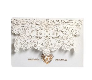 European Style Laser Cut Hollow Heart Floral Wedding Invitation Cards With Envelopes Pearlescent Paper Elegant Greeting Cards For Engagement Wedding Party