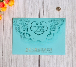 Biglietto d'invito blu Tiffany tagliato al laser con motivi traforati su legno