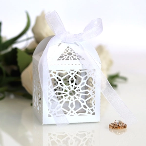 Laser Cut Hollow Candy Box European Style Pearlescent Paper Gift Packaging Box With Ribbon For Wedding Party Celebration
