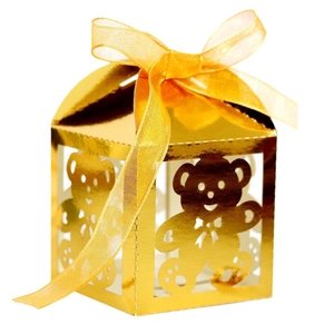Scatola di caramelle dorata a forma di orso tagliata al laser con nastro regalo