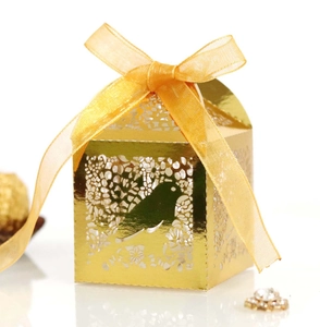 Love Birds Laser Cut Candy Box Artificial Pearl Paper Favor Gift Case European Style Wedding Ribbon Bow Box Hollow Floral Party Treat Packaging