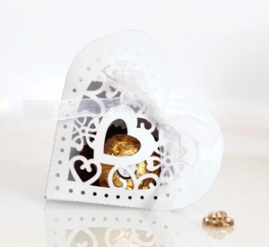Heart Shaped Laser Cut Candy Box With Ribbon Bow Hollow Pearl Paper Gift Box For Wedding Valentine Party Favor Chocolate Packaging