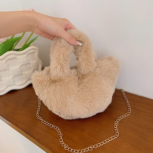 Schicke Plüschhandtasche in Khaki mit goldener Metallkette für modische Herbst-Stylings