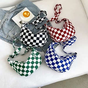 Sac Bandoulière en Nylon à Damiers pour Femmes Urbain Décontracté Imprimé Lettres Sac d'Épaule Croissant Sac de Voyage Style Étudiant
