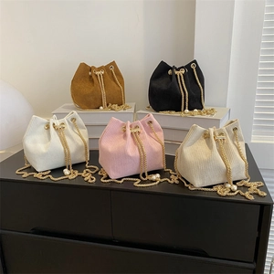 Mode Damen Cord Beuteltasche Mit Goldkette Künstliche Perlenverzierung Kordelzug Große Kapazität Crossbody Umhängetasche Lässige Tägliche Handtasche