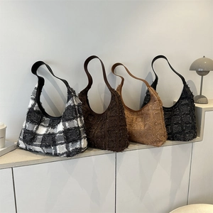 Grand Sac Fourre-Tout à Carreaux pour Femmes Rétro Nylon Texture Grillage Bords Frangés Sac à Épaule Hobo Décontracté
