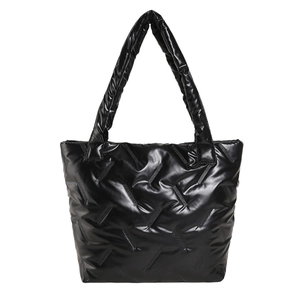 Sac fourre-tout matelassé noir tendance avec larges bretelles pour l'automne