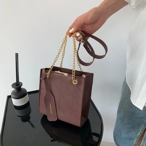 Women Quilted Square Crossbody Bag PU Leather Golden Chain Shoulder Bag Urban Minimalist Everyday Commute Handbag