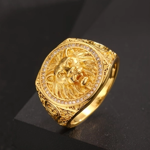 Anello da uomo hip hop a testa di leone con placcatura in oro 18 carati e cristalli
