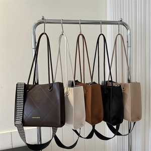 Sac à Bandoulière en Cuir PU Matelassé en Losanges pour Femmes Avec Large Bandoulière Pied-de-poule Sac Fourre-Tout à Épaule Mode Commuter