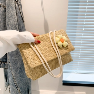 Women Simple Woven Straw Tote Bag Fashion Large Capacity Floral Decoration Handbag Summer Vacation Beach Underarm Bag