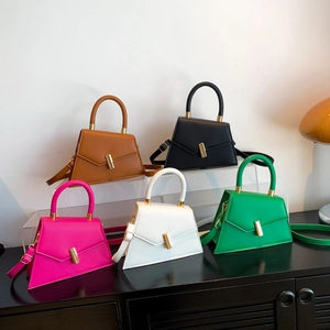 Women PU Leather Trapezoid Handbag Chic Shoulder Bag With Gold Lock And Detachable Strap Minimalist Fashion Crossbody
