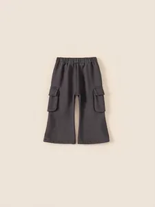 Mädchen Cargo-Hose in Dunkelgrau mit mehreren Taschen und weitem Beinverlauf