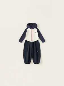 Ensemble enfant deux pièces veste à capuche et pantalon cargo avec motif chiot