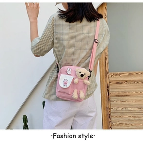 Sac à bandoulière en toile rose avec ours en peluche 3D et écussons mignons pour filles