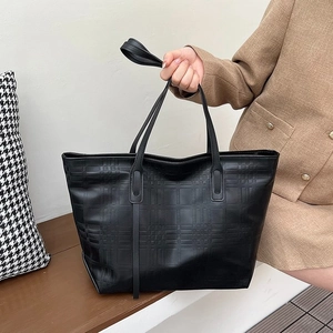 Retro Urban Minimalist PU Leather Tote Bag Large Capacity Relief Checkerboard Pattern Shoulder Handbag For Women Daily Commute