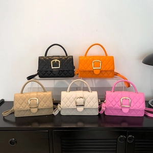 Sac à Bandoulière Matelassé Rétro Mode Femme en Cuir PU Motif Losange Sac à Épaule Avec Boucle Dorée Poignée Main