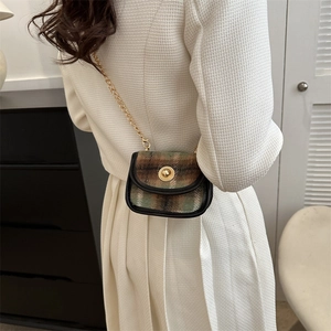 Retro plaid mini chain crossbody bag for women in brown and green woolen tweed fabric