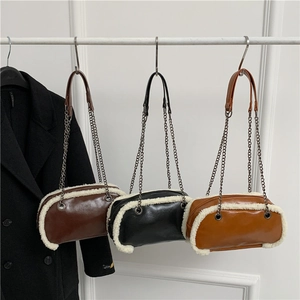 Women Winter Fashion Plush Splicing Crossbody Bag Stylish PU Leather Chain Shoulder Bag Retro Soft Square Messenger Bag
