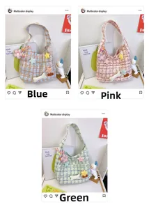 Detaillierter Vergleich blauer, rosa und grüner Cord-Karotaschen mit süßen Anhängern