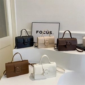 Sac à Épaule Femme Vintage en Cuir PU Avec Grande Boucle Carrée Rétro Sac Bandoulière Pour Navettage Quotidien Bureau