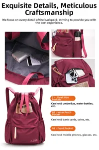 Vue détaillée du sac à dos en nylon bordeaux avec poches latérales et compartiments internes