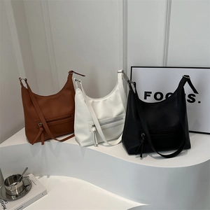 Minimalist Lychee Texture Polyurethane Leather Shoulder Bag For Women Fashion Underarm Tote Bag With Tassel Casual Commute Handbag