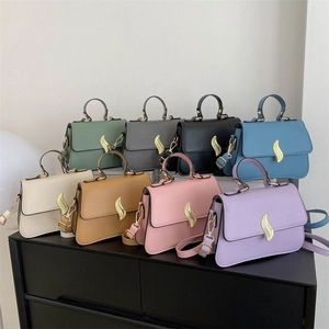Petit Sac Carré en Cuir PU Doux pour Femmes Avec Serrure en Métal Feuille d'Or Sac à Main à Bandoulière Mode Navette Pochette
