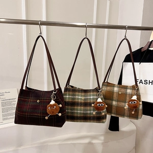 Vintage Woolen Plaid Tote Bag Women Large Capacity Shoulder Bag Underarm Bag Retro Checkered Handbag Elegant Commuter Bag