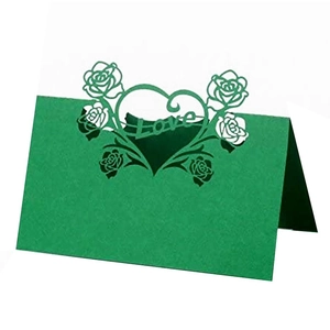 Carte Love en cœur et rose découpée au laser pour plan de table ou marque-place