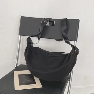 Women Large Capacity Nylon Crescent Hobo Bag Minimalist Solid Color Crossbody Shoulder Bag Casual Commuting Travel Bag