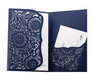 Élégantes Invitations de Mariage Européennes Découpées au Laser Papier Perlé Floral Plié en Trois pour Fête de Banquet