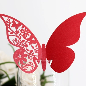 Laser Cut Butterfly Wine Glass Place Cards Artificial Pearl Paper Hollow Floral Design Wedding Party Table Decoration Elegant Name Cards