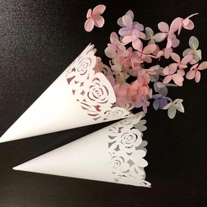 Laserschnitt Papier Hochzeit Konfetti Kegel Rose Durchbrochen Blütenblatt Halter Für Hochzeitsfeier Blumen Süßigkeiten Kegel