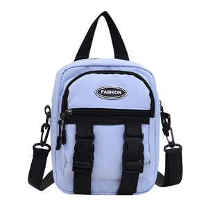 Blauwe nylon crossbody tas voor mobiele telefoon met riemen en modieuze gesp