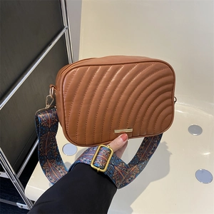 Fashionable Women PU Leather Quilted Shoulder Bag With Wide Ethnic Print Strap Trendy Crossbody Camera Bag Daily Travel Purse