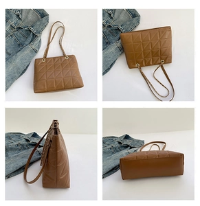 Vues détaillées du sac cabas matelassé marron avec bandoulière chaîne et fond large