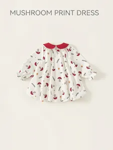 Langärmeliges A-Linie Kinderkleid mit Pilzprint und rotem Peter-Pan-Kragen