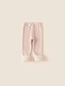 Roze geribbelde winterbroek voor meisjes met pluche manchetten en een elastische taille