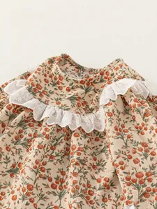 Chemise en velours côtelé pour filles avec col en dentelle et motif floral