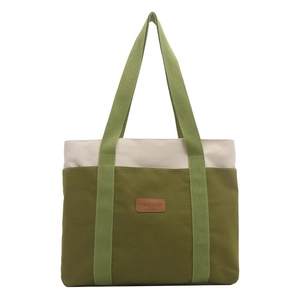 Grand sac fourre-tout en toile bicolore vert olive et blanc avec patch en cuir chic
