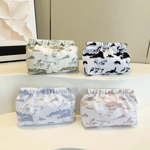 New Chinese Style Nylon Printed Landscape Clutch Bag For Women Large Capacity Makeup Bag Vintage Ink Painting Zipper Pouch