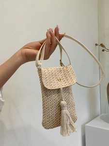 Sac bandoulière pour téléphone en paille tressée bohème avec franges et boucle d'or