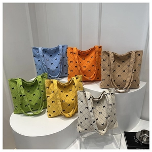 Sac Fourre-tout en Velours Côtelé pour Femmes Grande Capacité Sac à Épaule Mode avec Motifs de Losanges et Nœuds pour le Quotidien