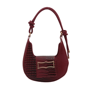 Retro burgundy crescent underarm bag with crocodile pattern and golden metal buckle