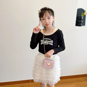 Mini sac rose à paillettes pour fille avec boucle cœur et poignée en perles