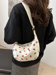 Sac hobo rétro en velours côtelé blanc crème avec imprimé fraises rouges