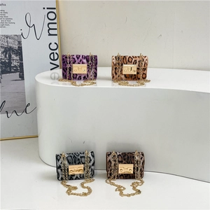 Borsa a Tracolla Mini da Donna con Stampa Leopardata in Pelle PU Piccola Borsa Quadrata con Tracolla a Catena Dorata Chiusura in Metallo