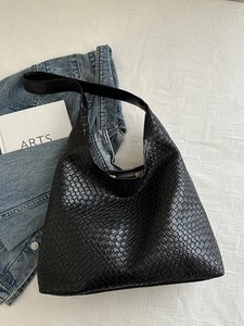 Women Retro Woven PU Leather Large Capacity Shoulder Bag Fashion Weaving Hobo Bag and Pouch Daily Messenger Bag Travel Purses